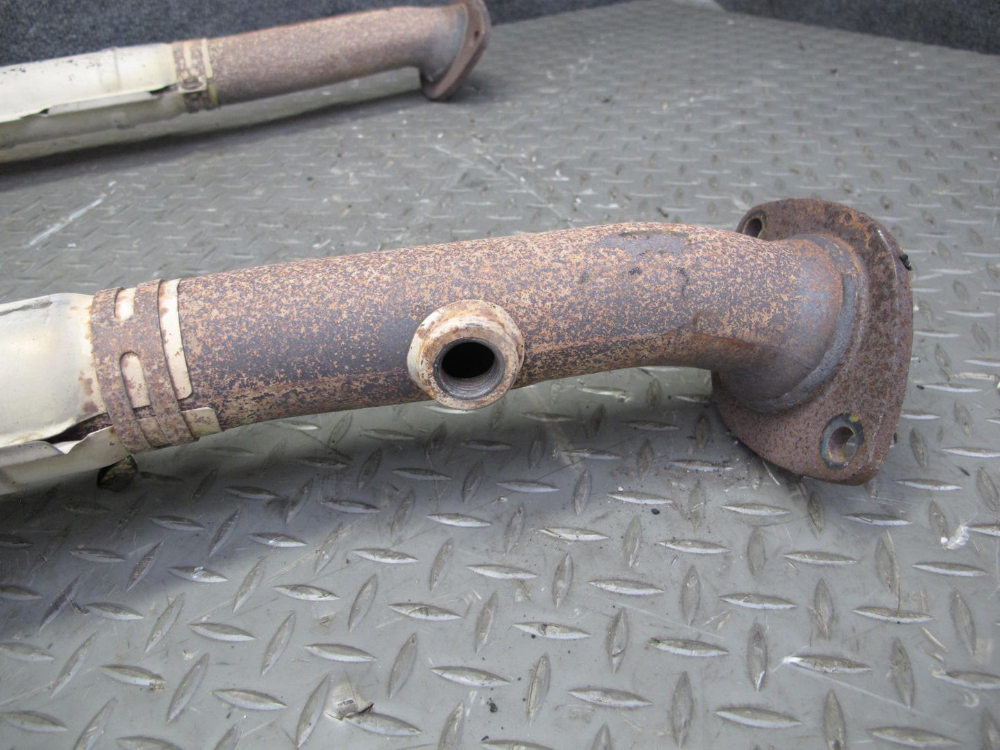 03-06 Lexus UCF30L LS430 Front Exhaust Y Pipe Line OEM