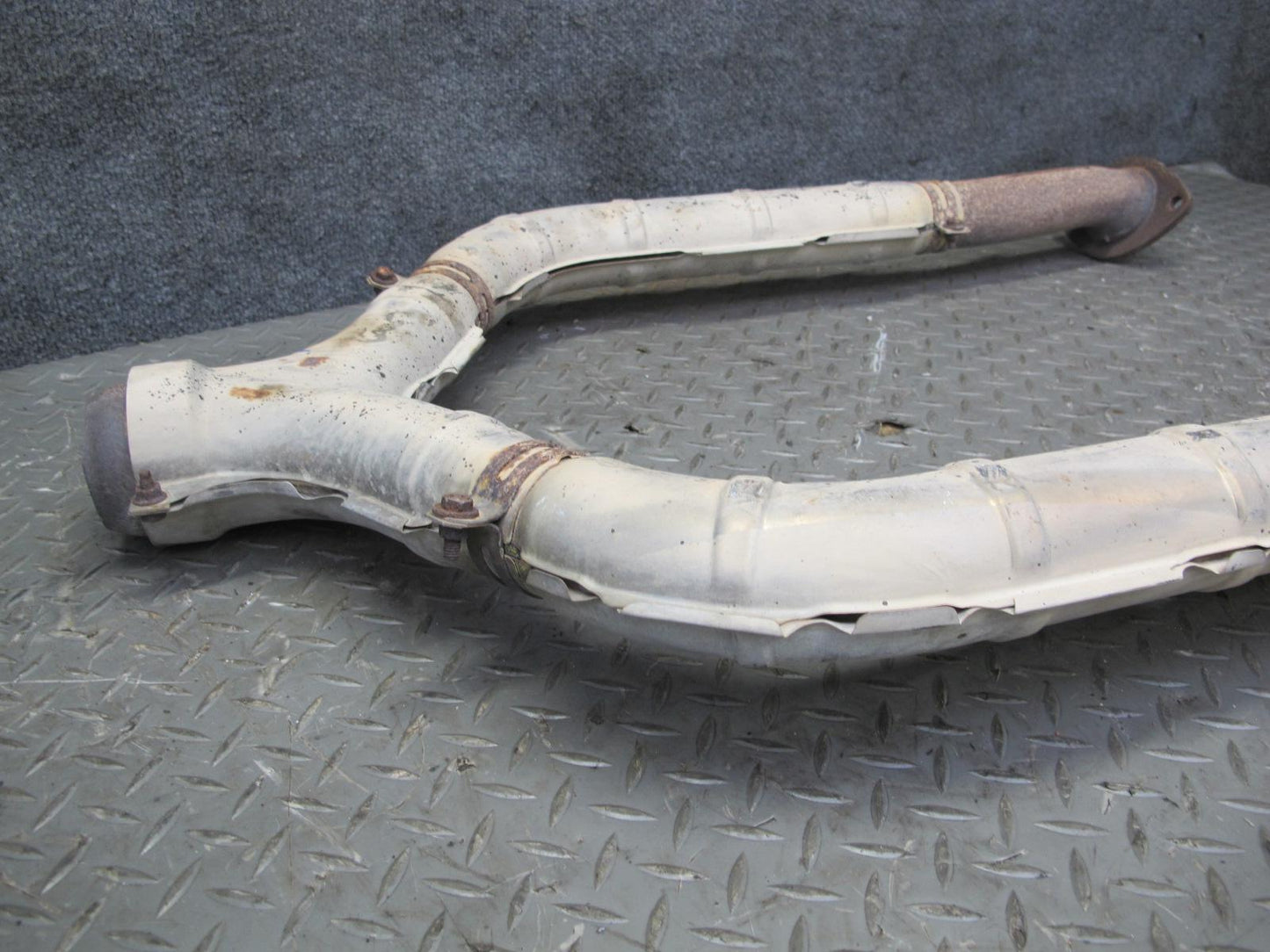 03-06 Lexus UCF30L LS430 Front Exhaust Y Pipe Line OEM
