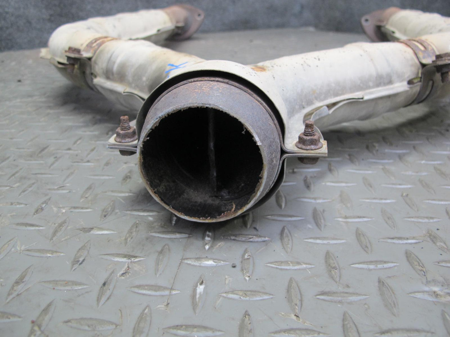 03-06 Lexus UCF30L LS430 Front Exhaust Y Pipe Line OEM