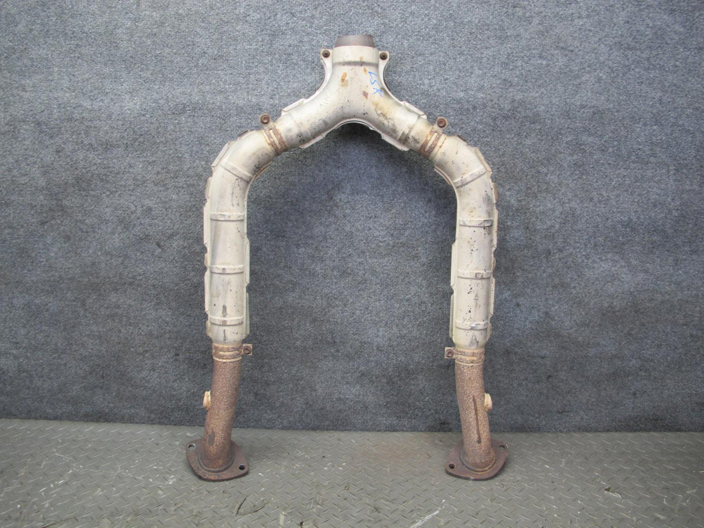 03-06 Lexus UCF30L LS430 Front Exhaust Y Pipe Line OEM