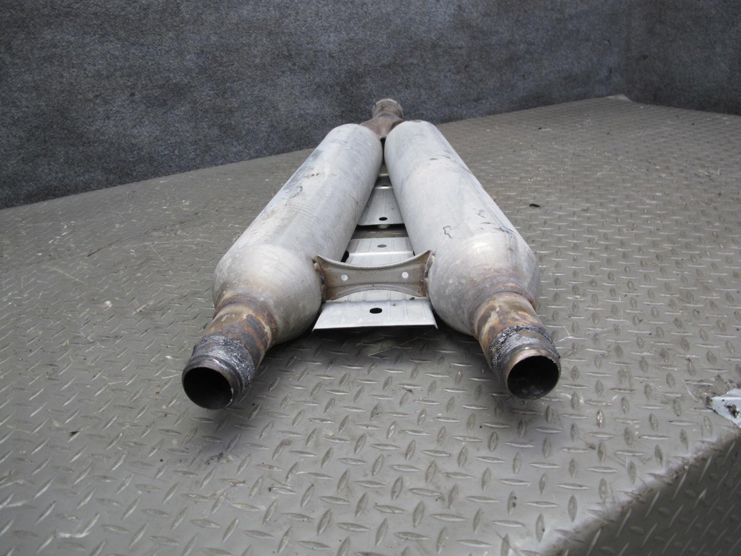 01-06 Lexus LS430 UCF30L Center Exhaust Pipe OEM