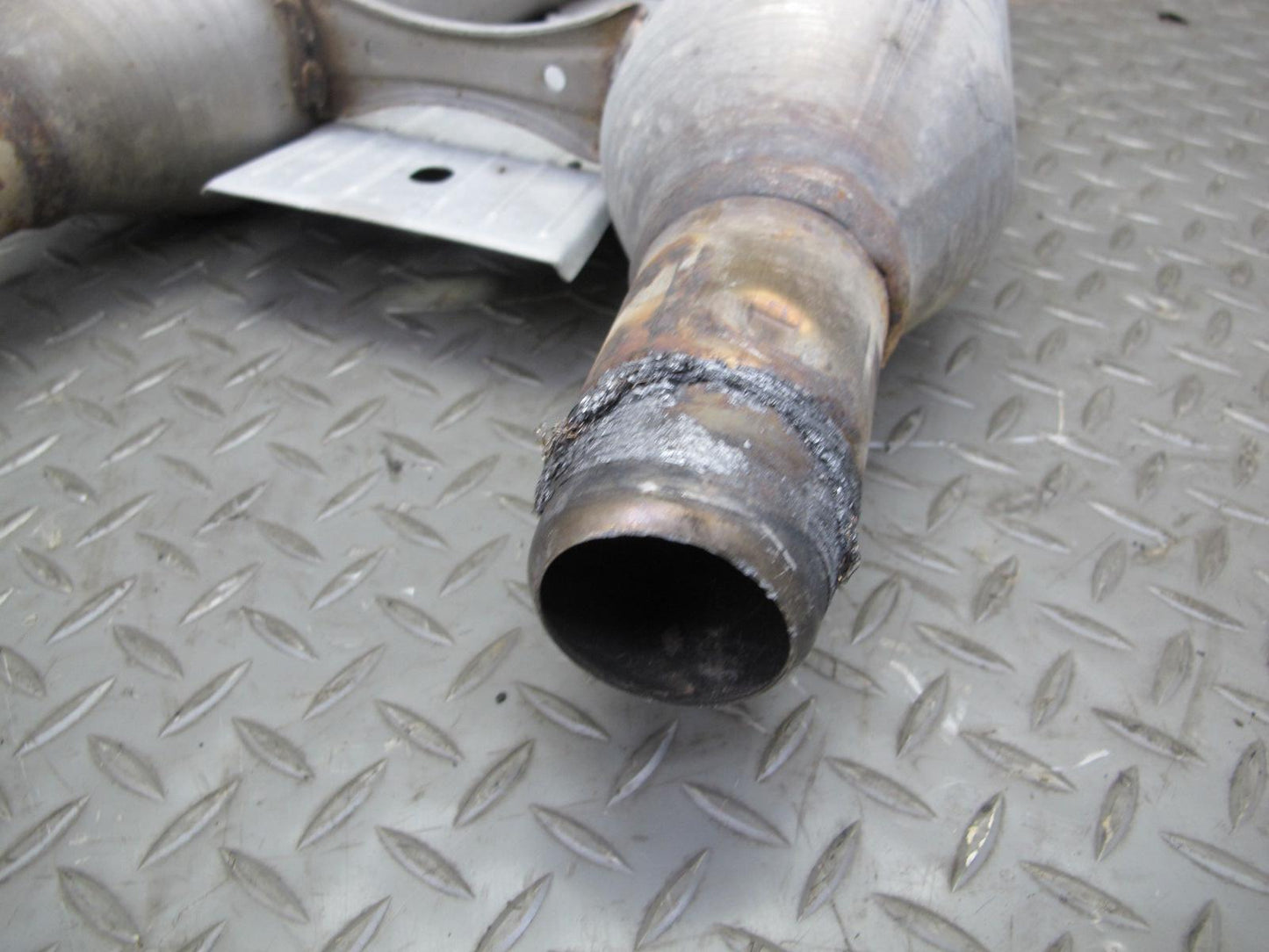 01-06 Lexus LS430 UCF30L Center Exhaust Pipe OEM