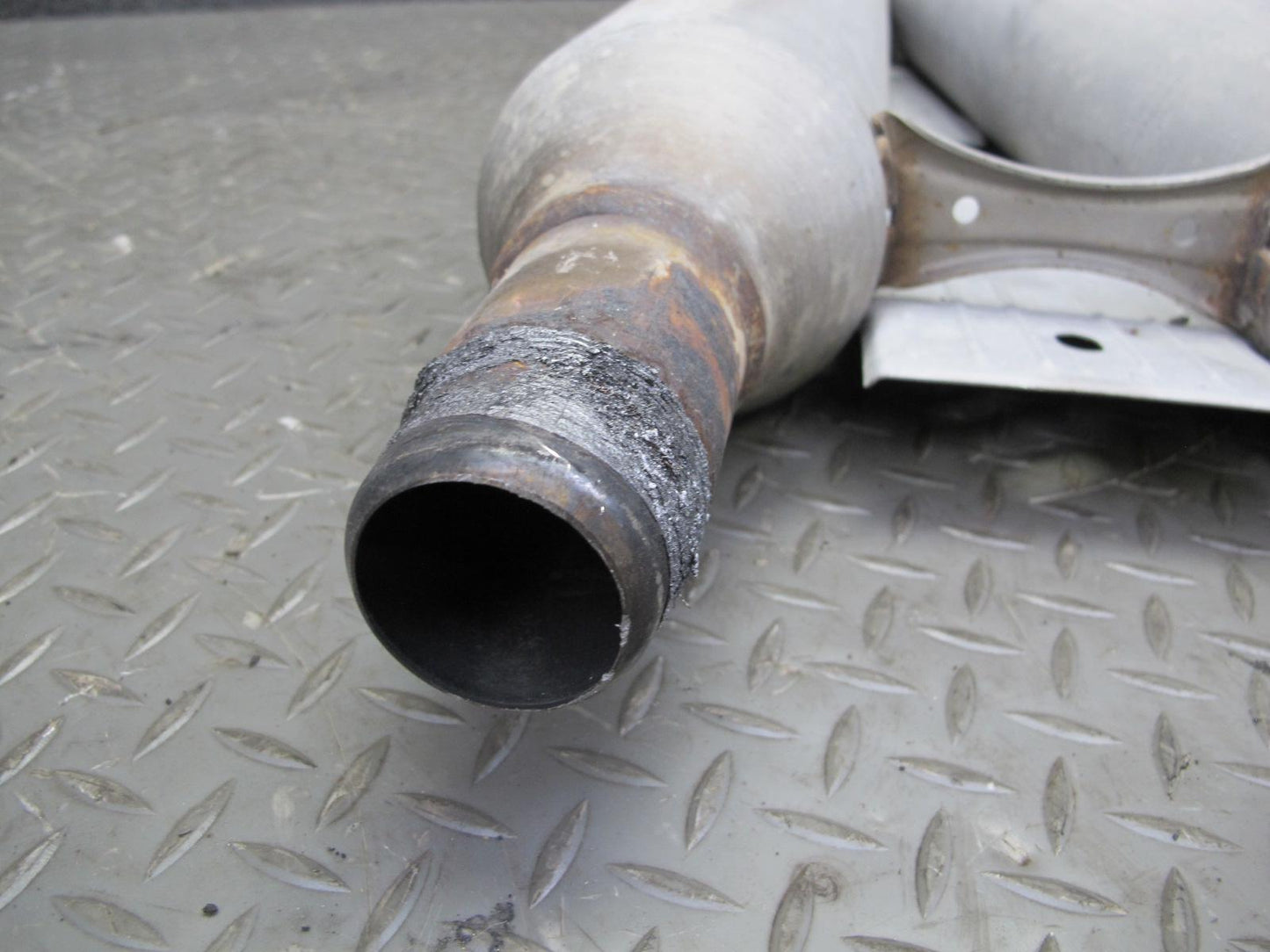 01-06 Lexus LS430 UCF30L Center Exhaust Pipe OEM