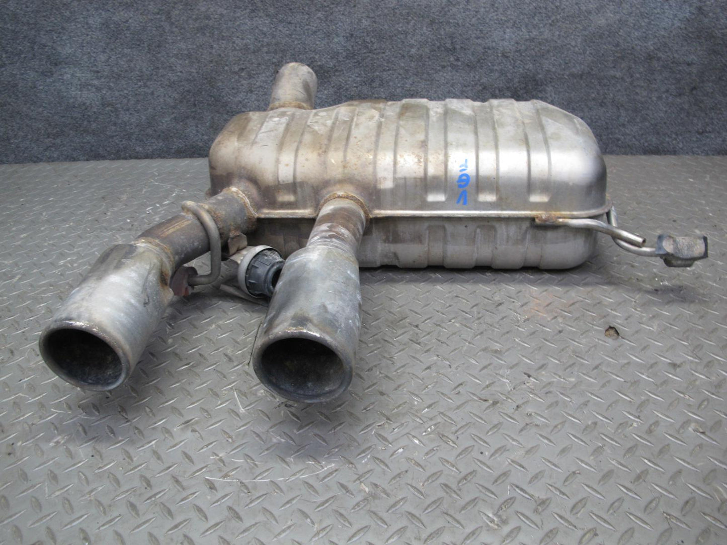 2008 VW Golf MK5 R32 VR6 3.2L Rear Exhaust Muffler w Tips OEM