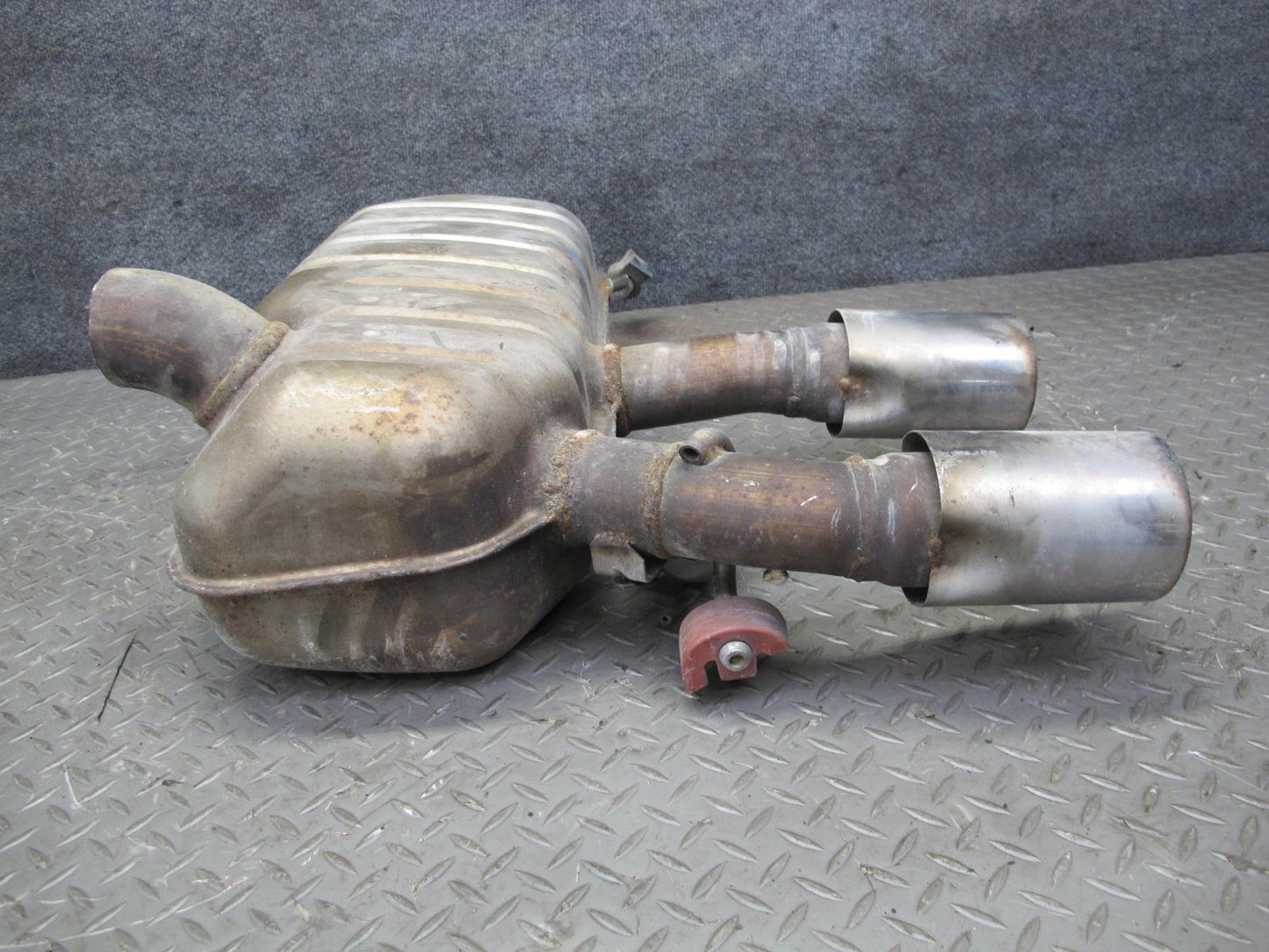 2008 VW Golf MK5 R32 VR6 3.2L Rear Exhaust Muffler w Tips OEM