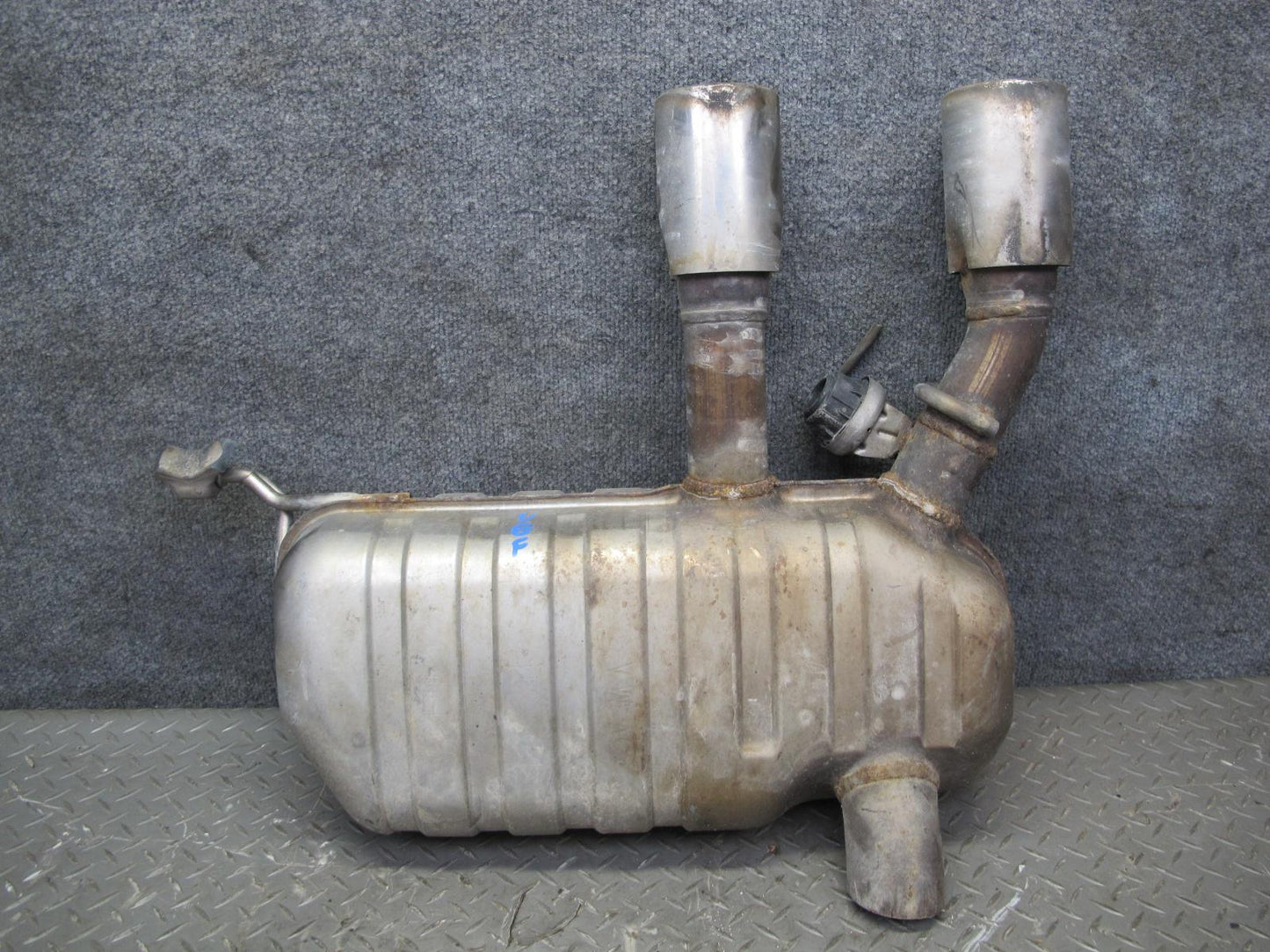2008 VW Golf MK5 R32 VR6 3.2L Rear Exhaust Muffler w Tips OEM