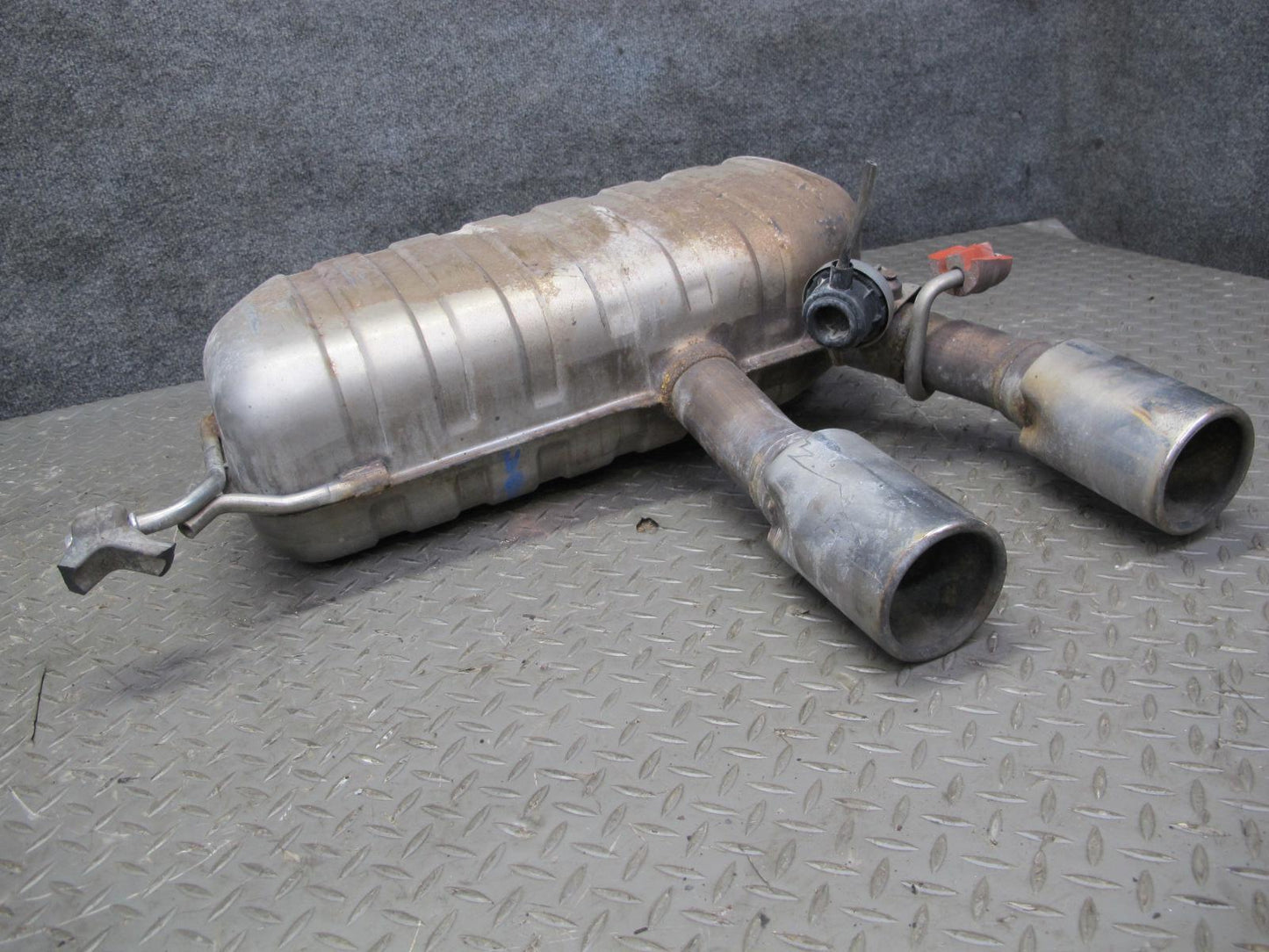 2008 VW Golf MK5 R32 VR6 3.2L Rear Exhaust Muffler w Tips OEM