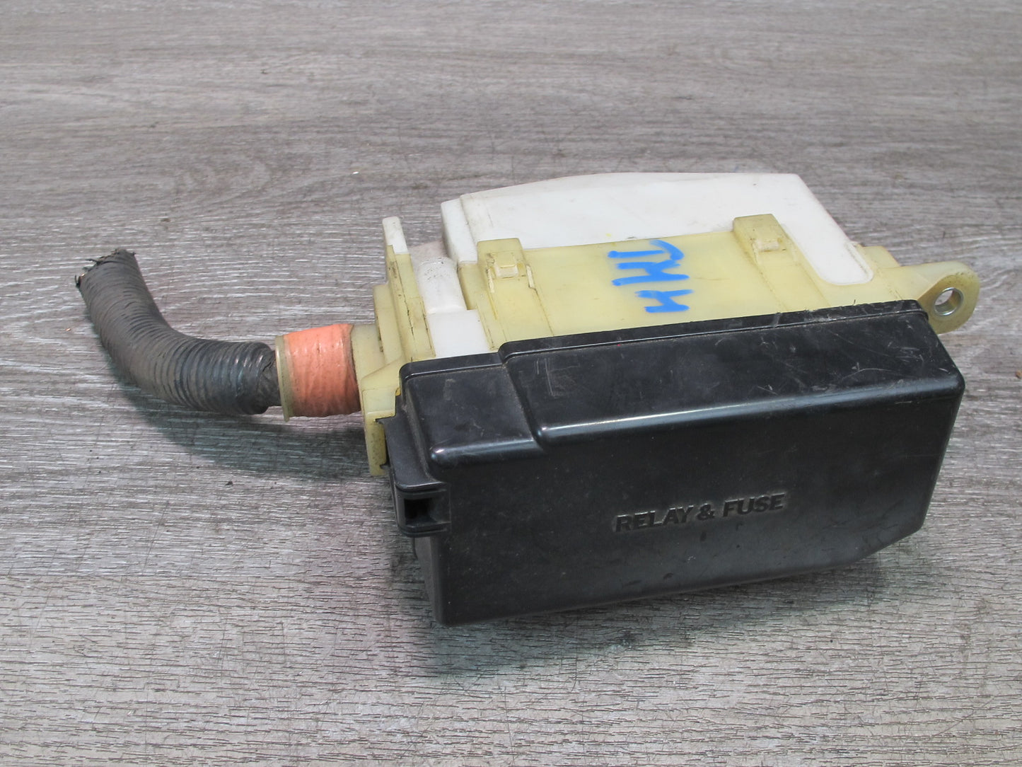 00-02 Toyota MR2 Spyder ZZW30L Engine Bay Main Fuse Relay Box Module OEM