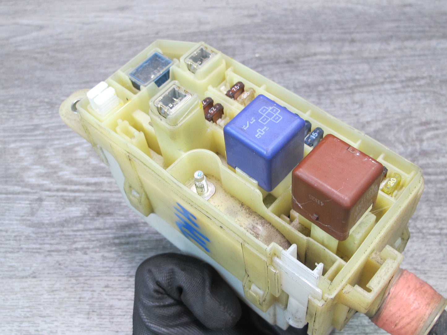 00-02 Toyota MR2 Spyder ZZW30L Engine Bay Main Fuse Relay Box Module OEM
