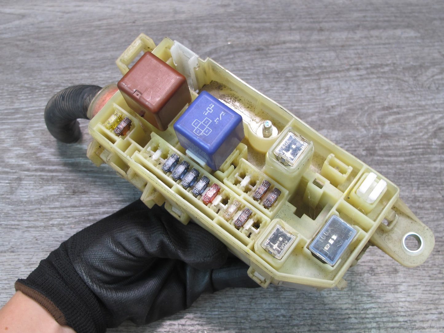 00-02 Toyota MR2 Spyder ZZW30L Engine Bay Main Fuse Relay Box Module OEM