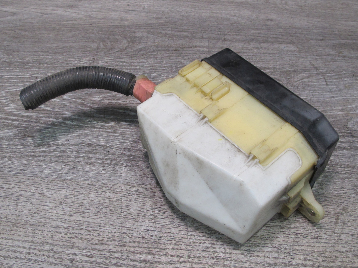 00-02 Toyota MR2 Spyder ZZW30L Engine Bay Main Fuse Relay Box Module OEM