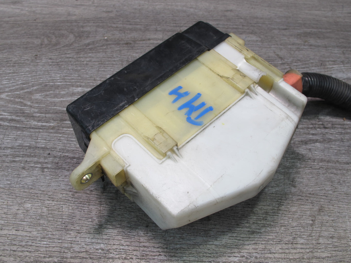 00-02 Toyota MR2 Spyder ZZW30L Engine Bay Main Fuse Relay Box Module OEM