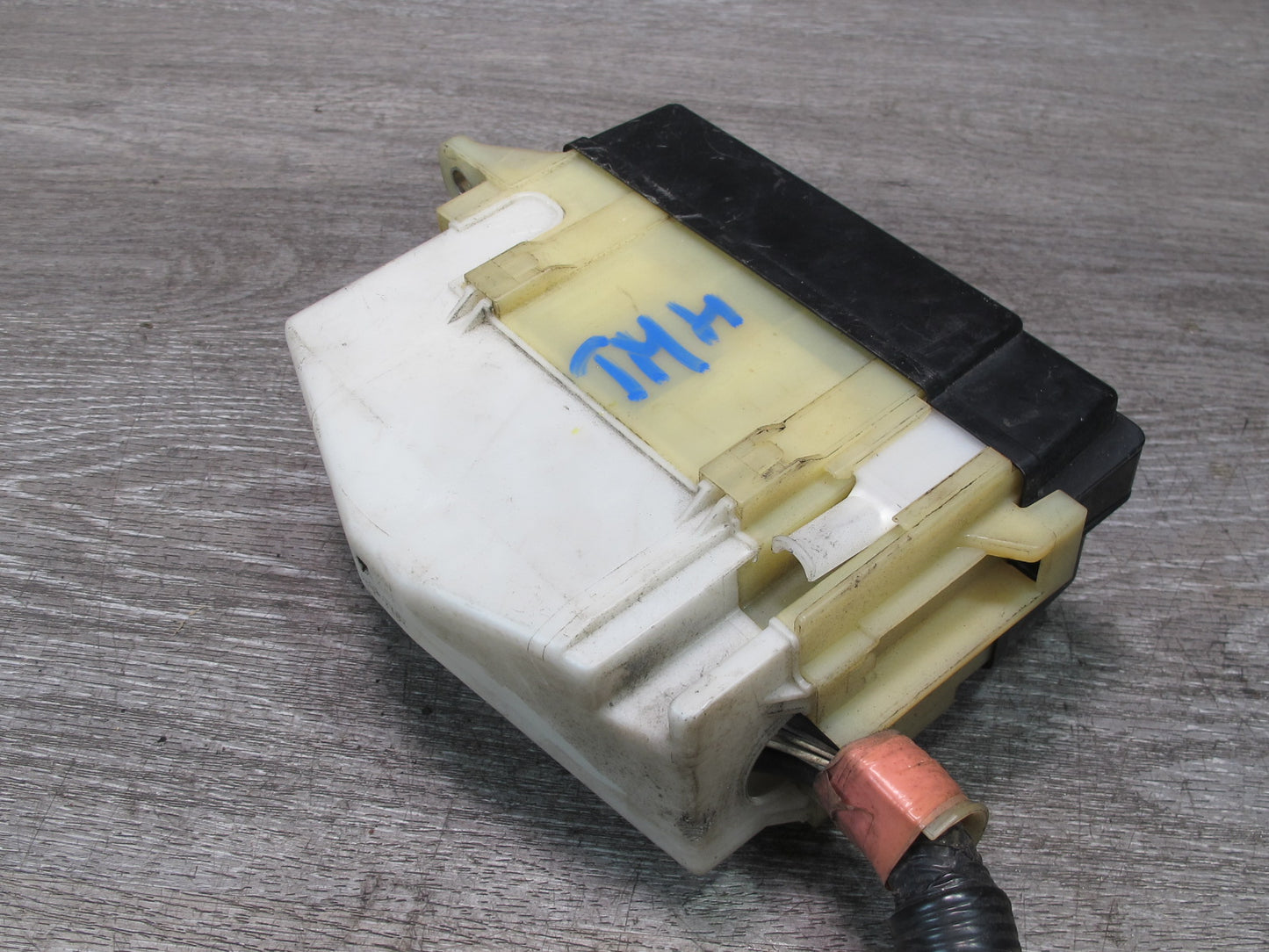 00-02 Toyota MR2 Spyder ZZW30L Engine Bay Main Fuse Relay Box Module OEM