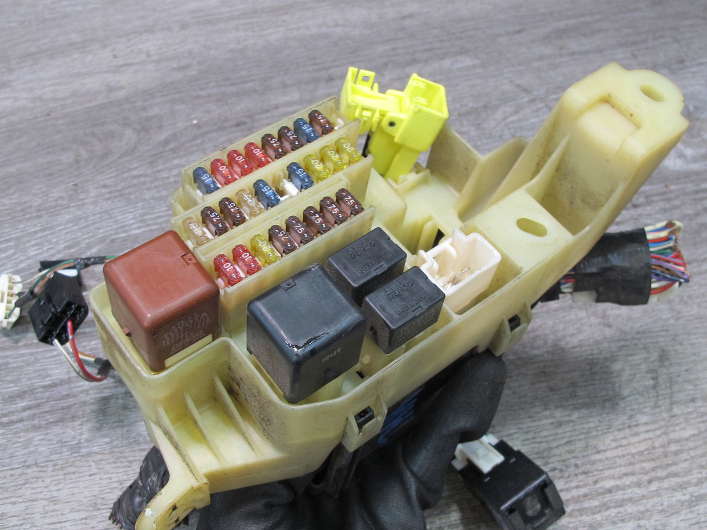 00-05 Toyota MR2 Spyder ZZW30L Interior Dash Fuse Relay Box Module OEM