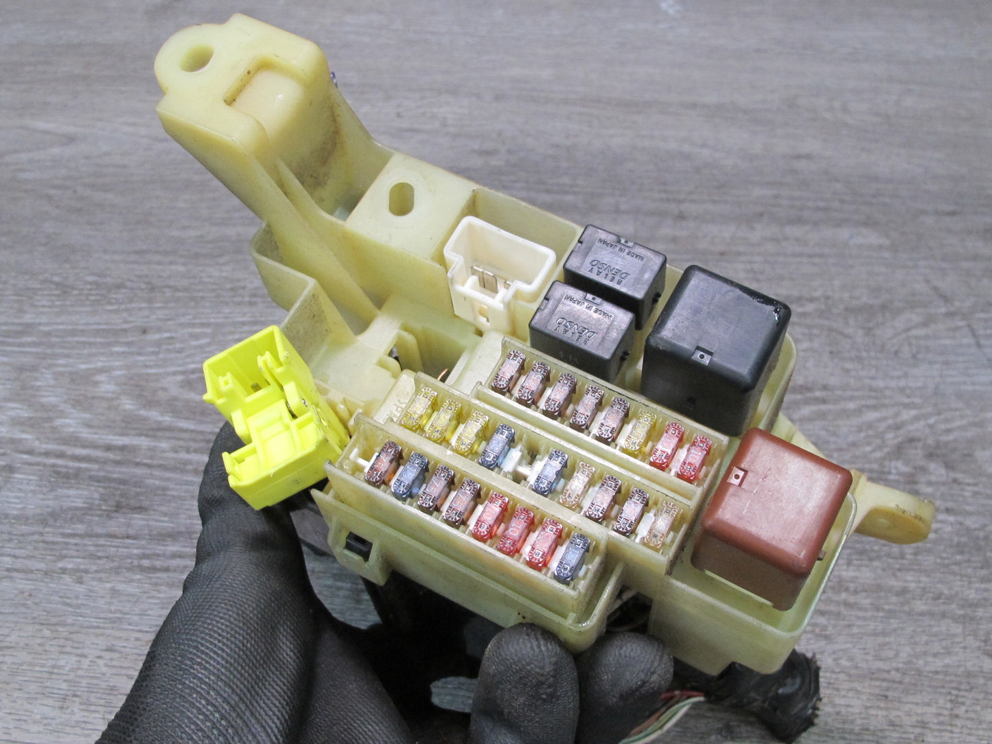 00-05 Toyota MR2 Spyder ZZW30L Interior Dash Fuse Relay Box Module OEM