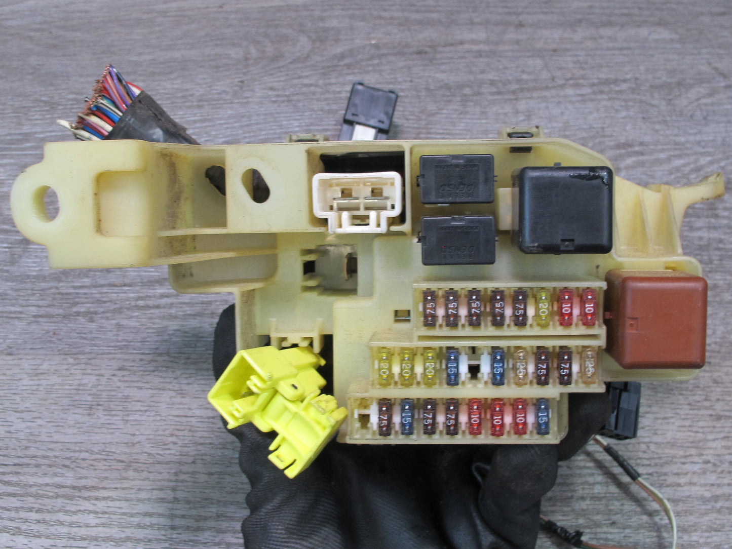 00-05 Toyota MR2 Spyder ZZW30L Interior Dash Fuse Relay Box Module OEM