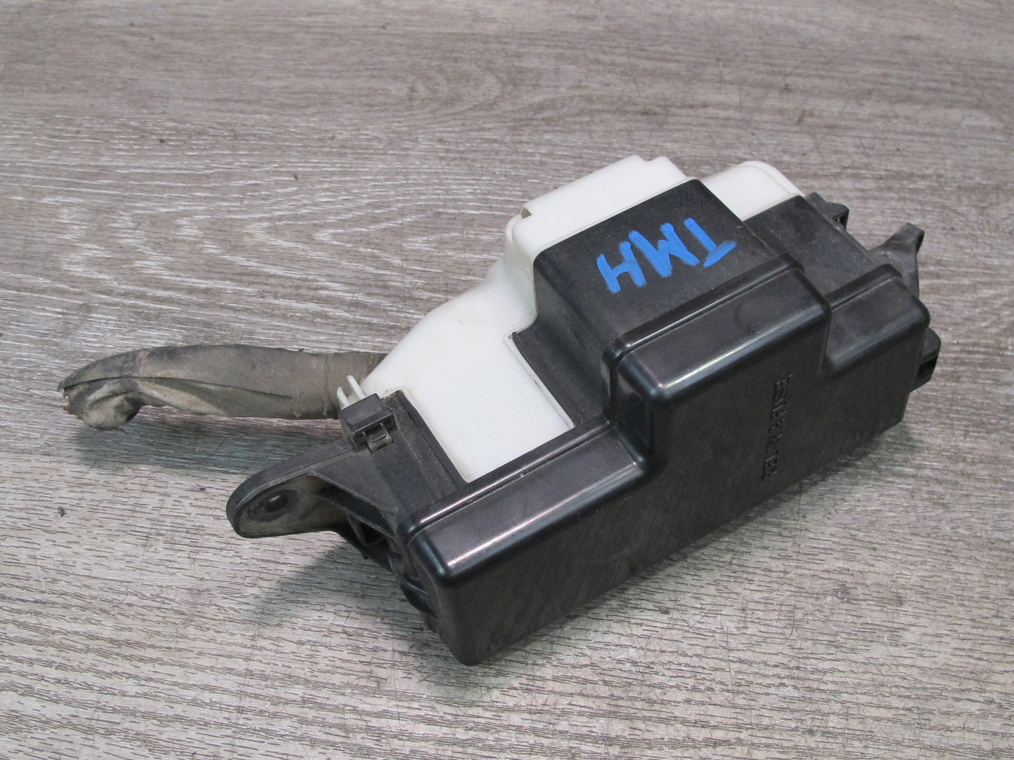 00-05 Toyota MR2 Spyder Front Left Fuse Relay Box Module OEM