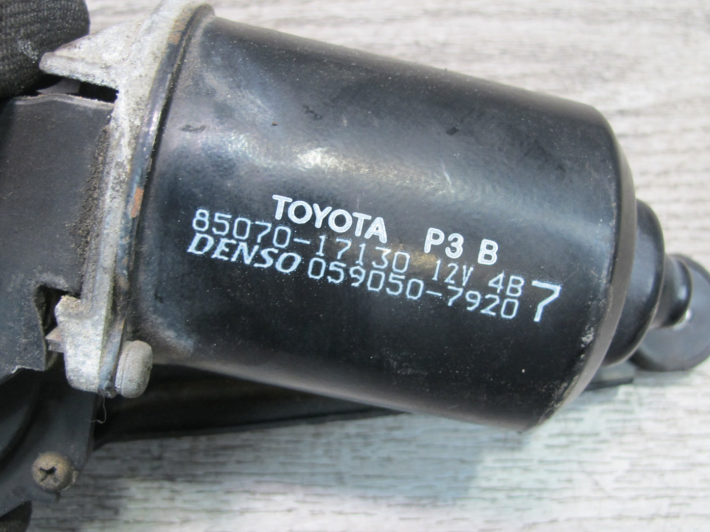 00-05 Toyota MR2 Spyder ZZW30L Windshield Wiper Transmission Linkage w Motor OEM