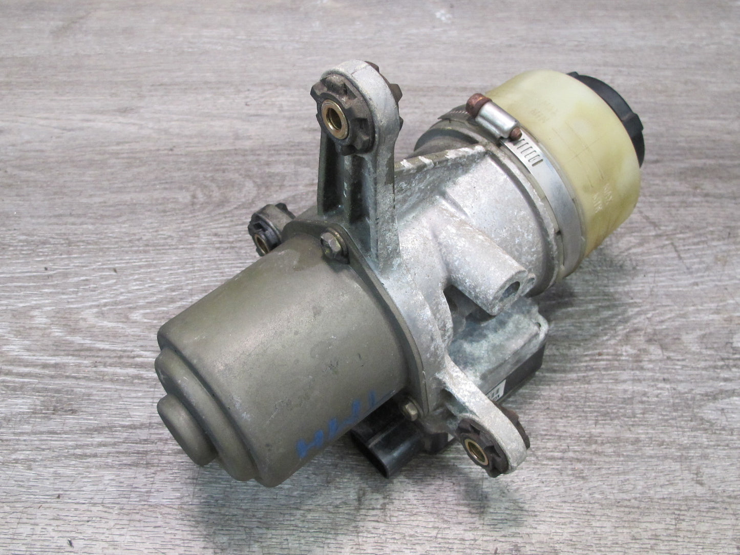 00-05 Toyota MR2 Spyder ZZW30L Power Steering Pump 89657-17010 OEM