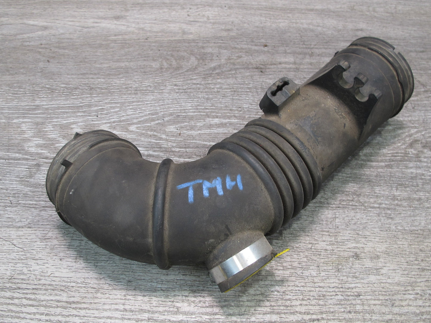 00-05 Toyota MR2 Spyder ZZW30L Air Intake Hose Duct Pipe Line 17881-22050 OEM
