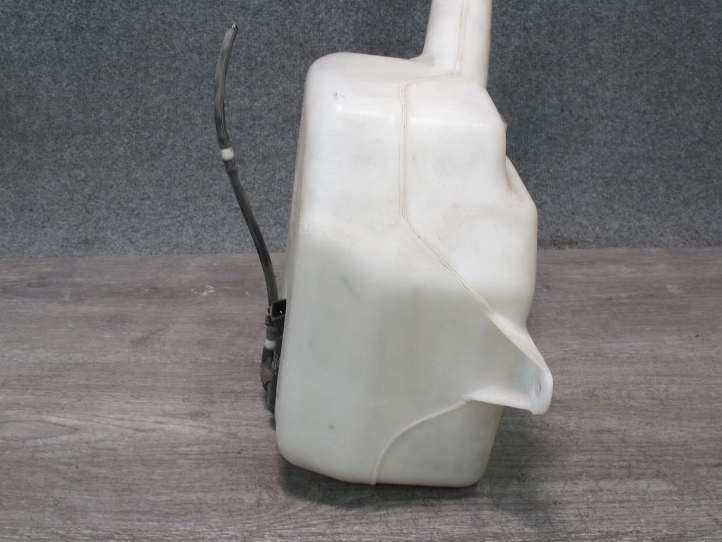 00-05 Toyota MR2 Spyder ZZW30L Windshield Washer Fluid Reservoir Tank w Pump OEM