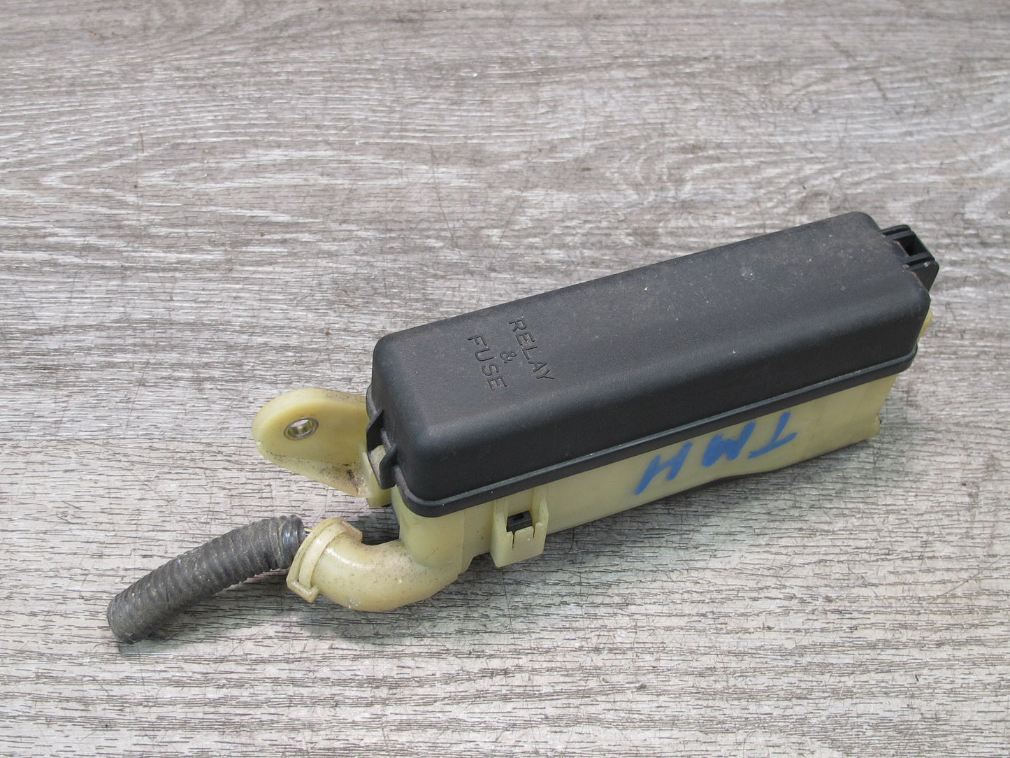 00-05 Toyota MR2 Spyder Interior Fuse Relay Box Module OEM