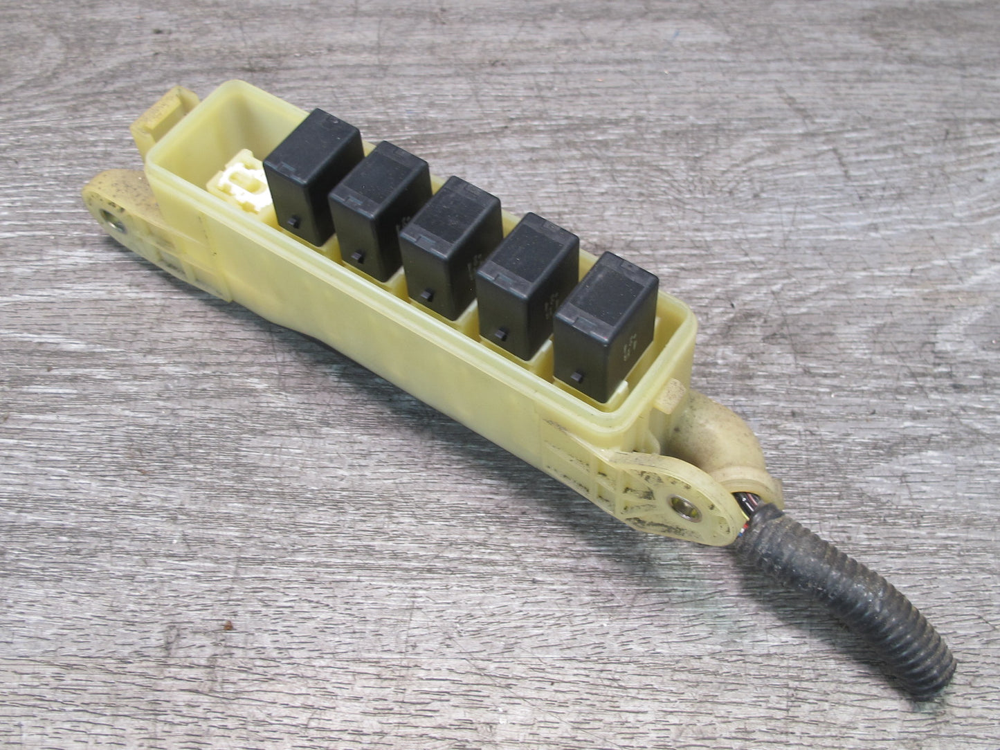 00-05 Toyota MR2 Spyder Interior Fuse Relay Box Module OEM
