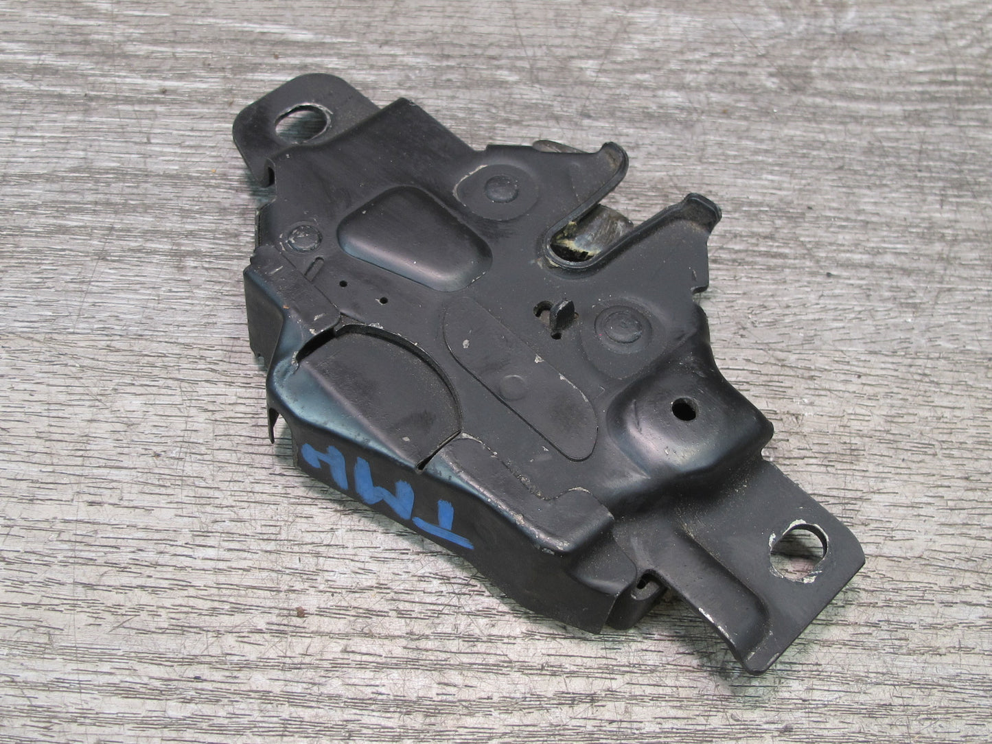 00-05 Toyota MR2 Spyder ZZW30L Rear Trunk Engine Lock Latch OEM