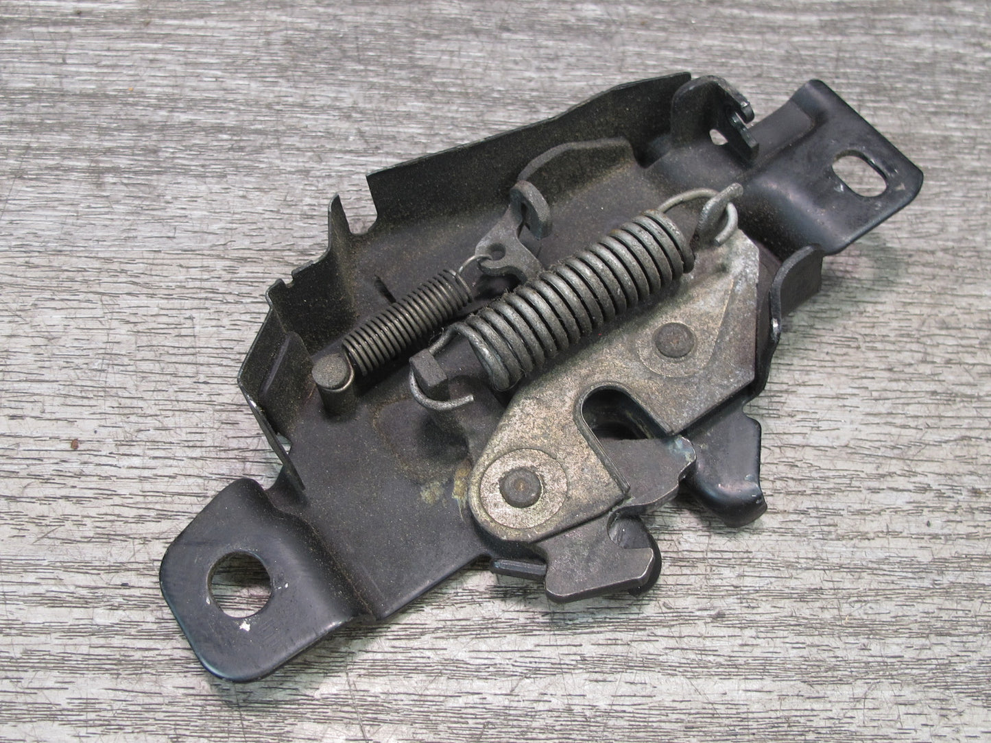 00-05 Toyota MR2 Spyder ZZW30L Rear Trunk Engine Lock Latch OEM