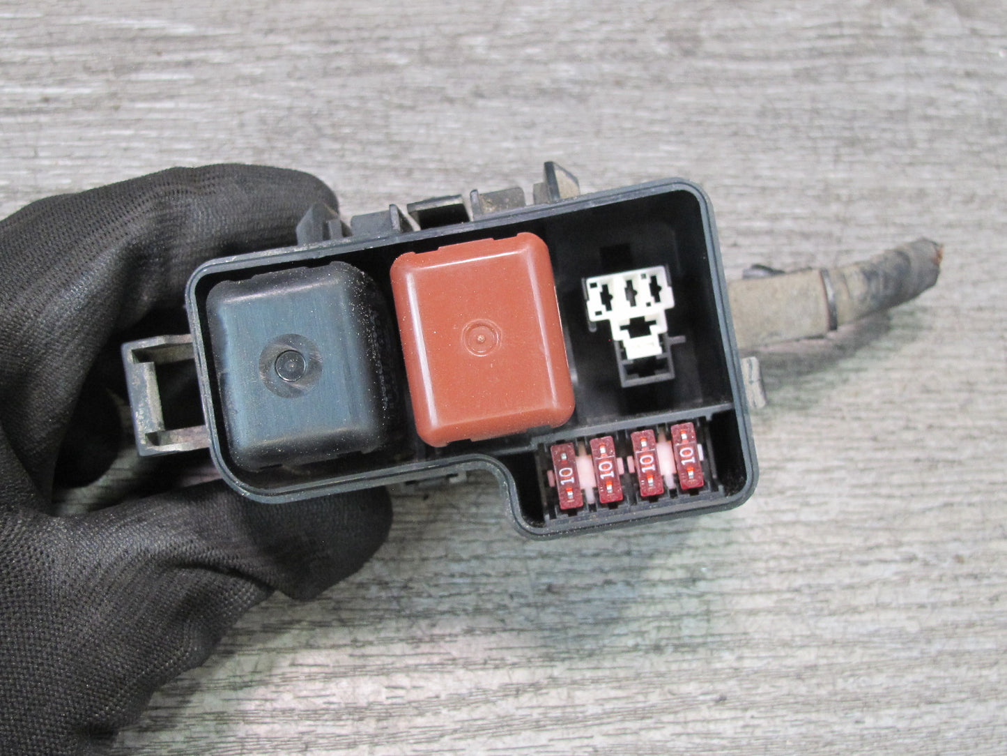 00-05 Toyota MR2 Spyder Front Right Luggage Compartment DRL Fuse Relay Box OEM