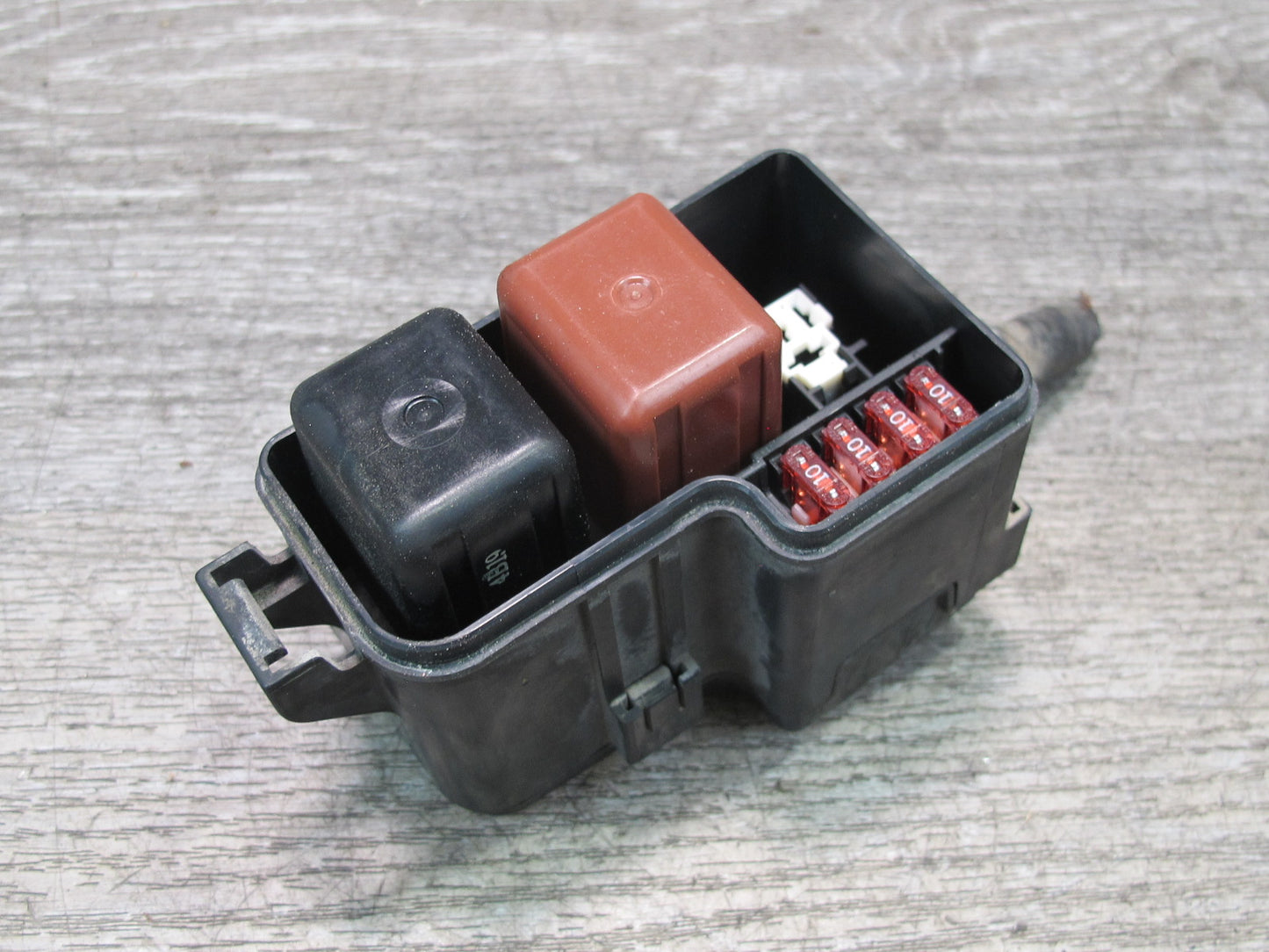 00-05 Toyota MR2 Spyder Front Right Luggage Compartment DRL Fuse Relay Box OEM