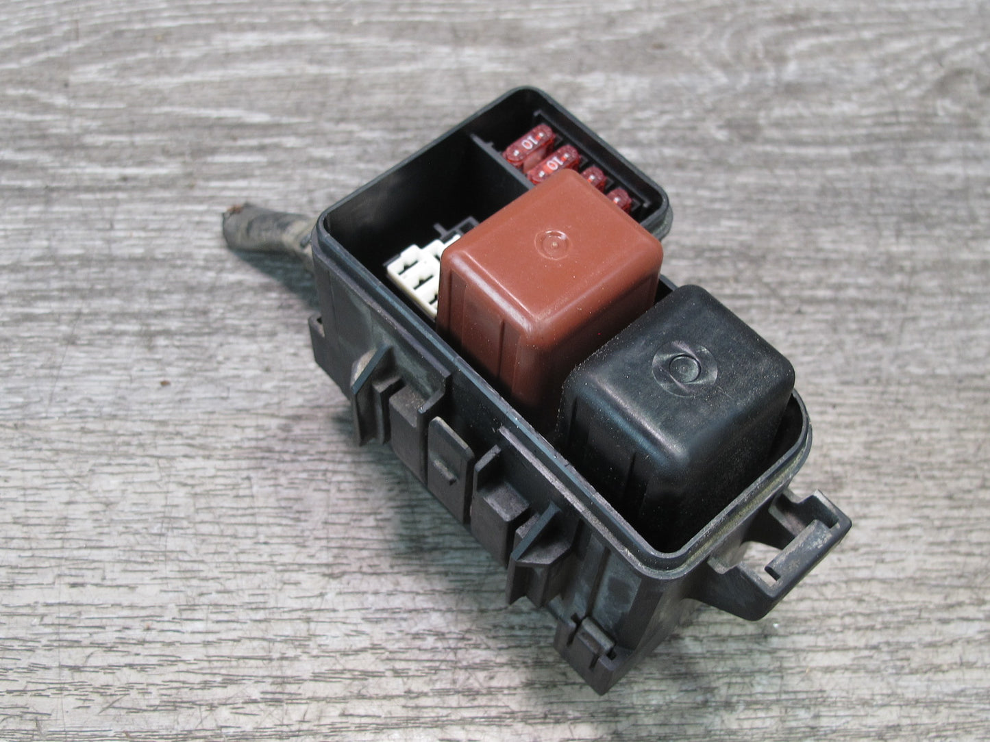 00-05 Toyota MR2 Spyder Front Right Luggage Compartment DRL Fuse Relay Box OEM