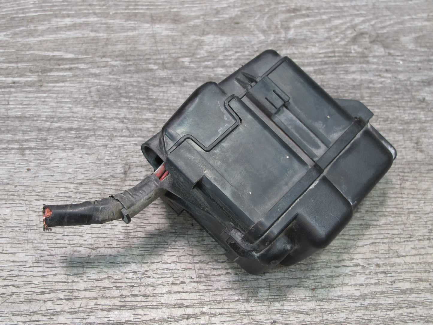 00-05 Toyota MR2 Spyder Front Right Luggage Compartment DRL Fuse Relay Box OEM