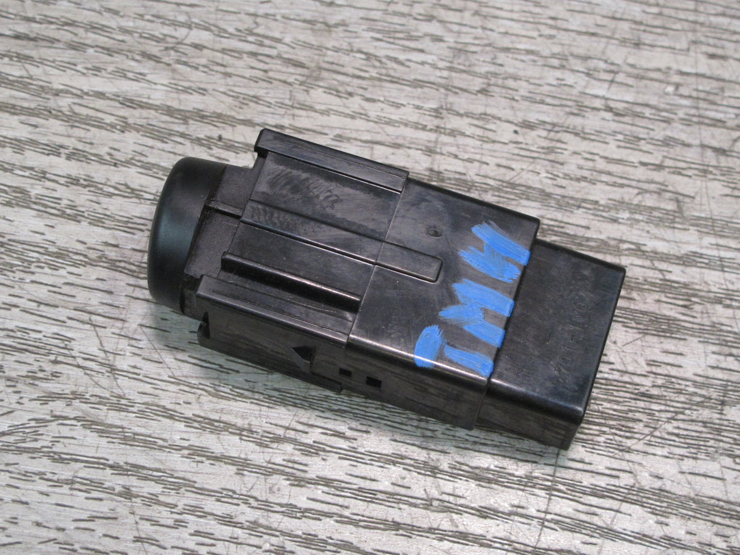 00-05 Toyota MR2 Spyder ZZW30L Emergency Hazard Warning Button Switch OEM