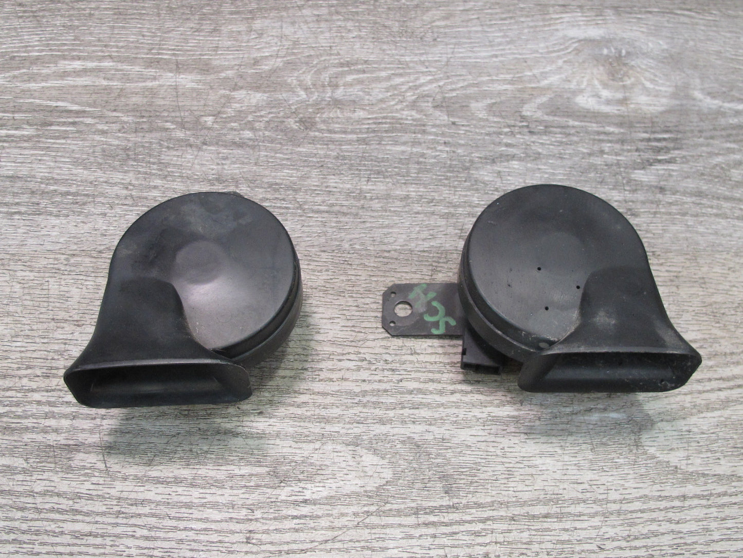 92-00 Lexus UZZ30L SC300 SC400 Set of 2 High & Low Tone Note Horn Signal OEM