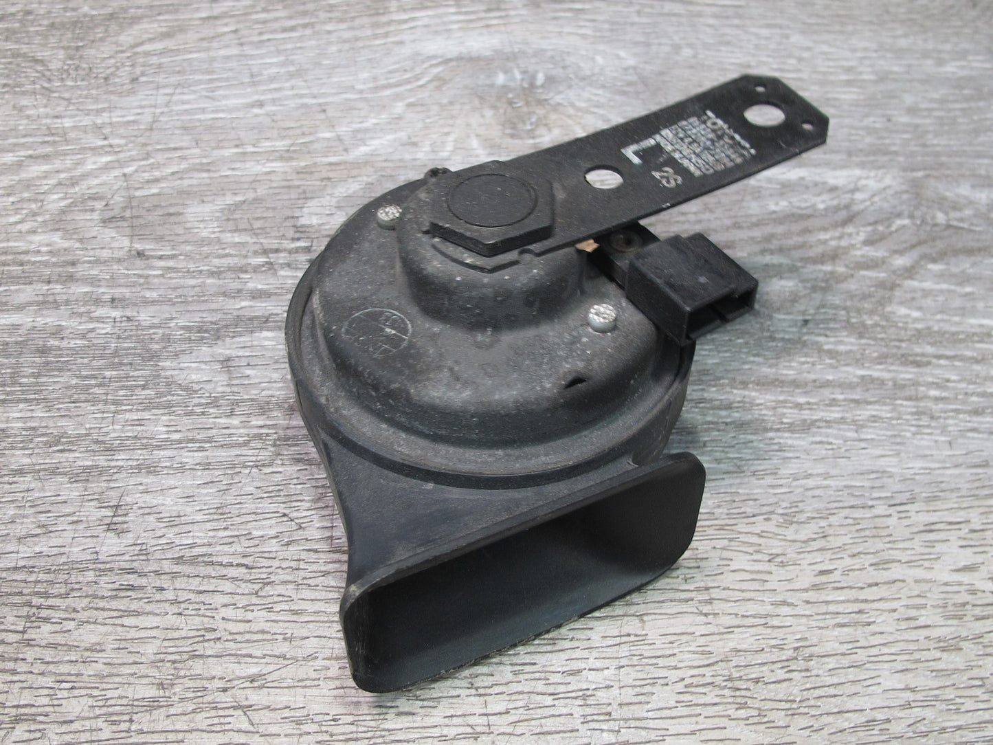 92-00 Lexus UZZ30L SC300 SC400 Set of 2 High & Low Tone Note Horn Signal OEM