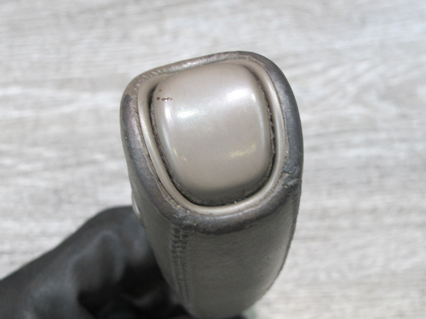 95-97 Lexus UZZ30L SC300 SC400 A/T Gear Shifter Knob Lever Brown OEM