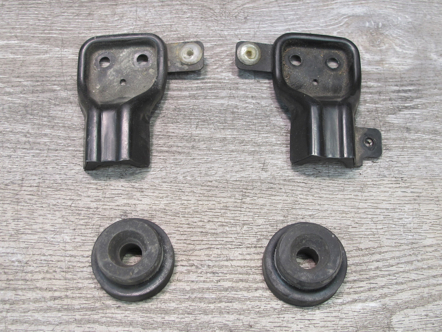 92-00 Lexus UZZ30L SC300 SC400 Engine Radiator Mount Bracket Support Set OEM