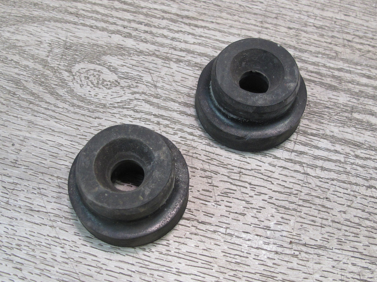 92-00 Lexus UZZ30L SC300 SC400 Engine Radiator Mount Bracket Support Set OEM