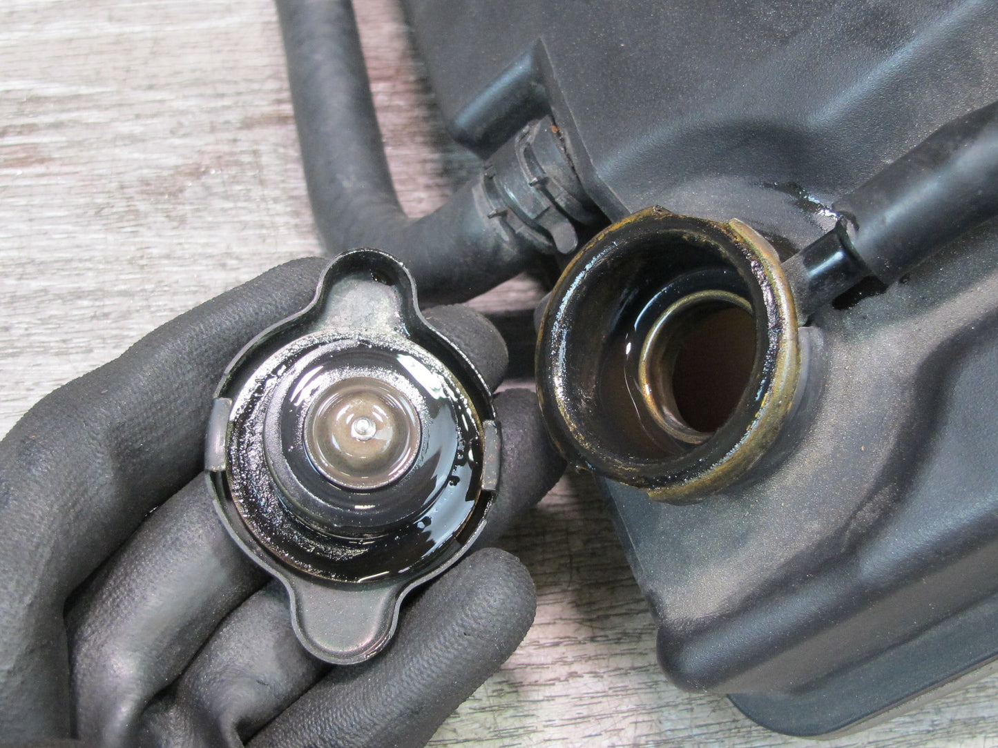 94-97 Lexus UZZ30L SC400 Engine Coolant Expansion Overflow Reservoir OEM