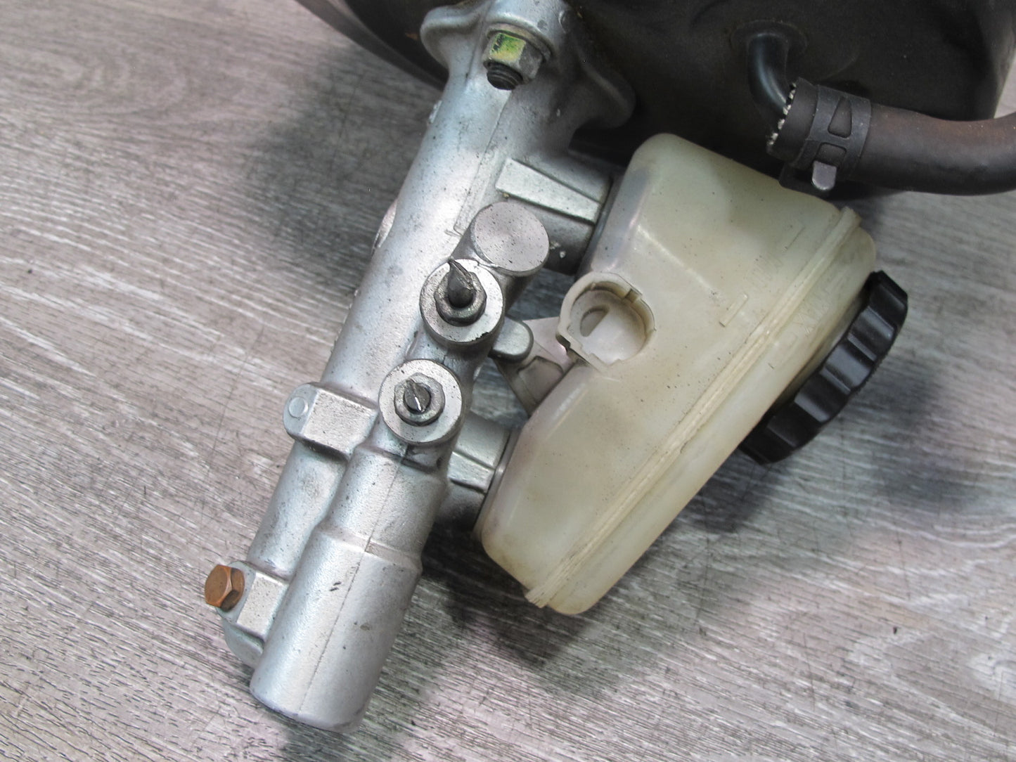 94-00 Lexus UZZ30L SC400 Brake Master Cylinder Booster Reservoir OEM