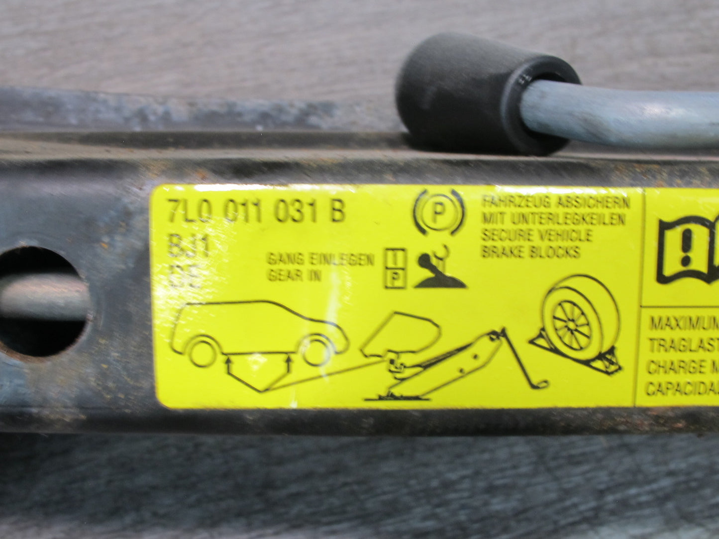 2003-2010 Porsche Cayenne 955 957 Emergency Spare Tire Wrench Tool Stopper Set
