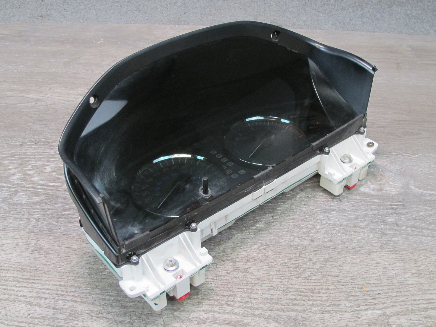 2004-2005 Lexus UZJ100L LX470 Instrument Cluster Gauge Speedometer 83800-6D661
