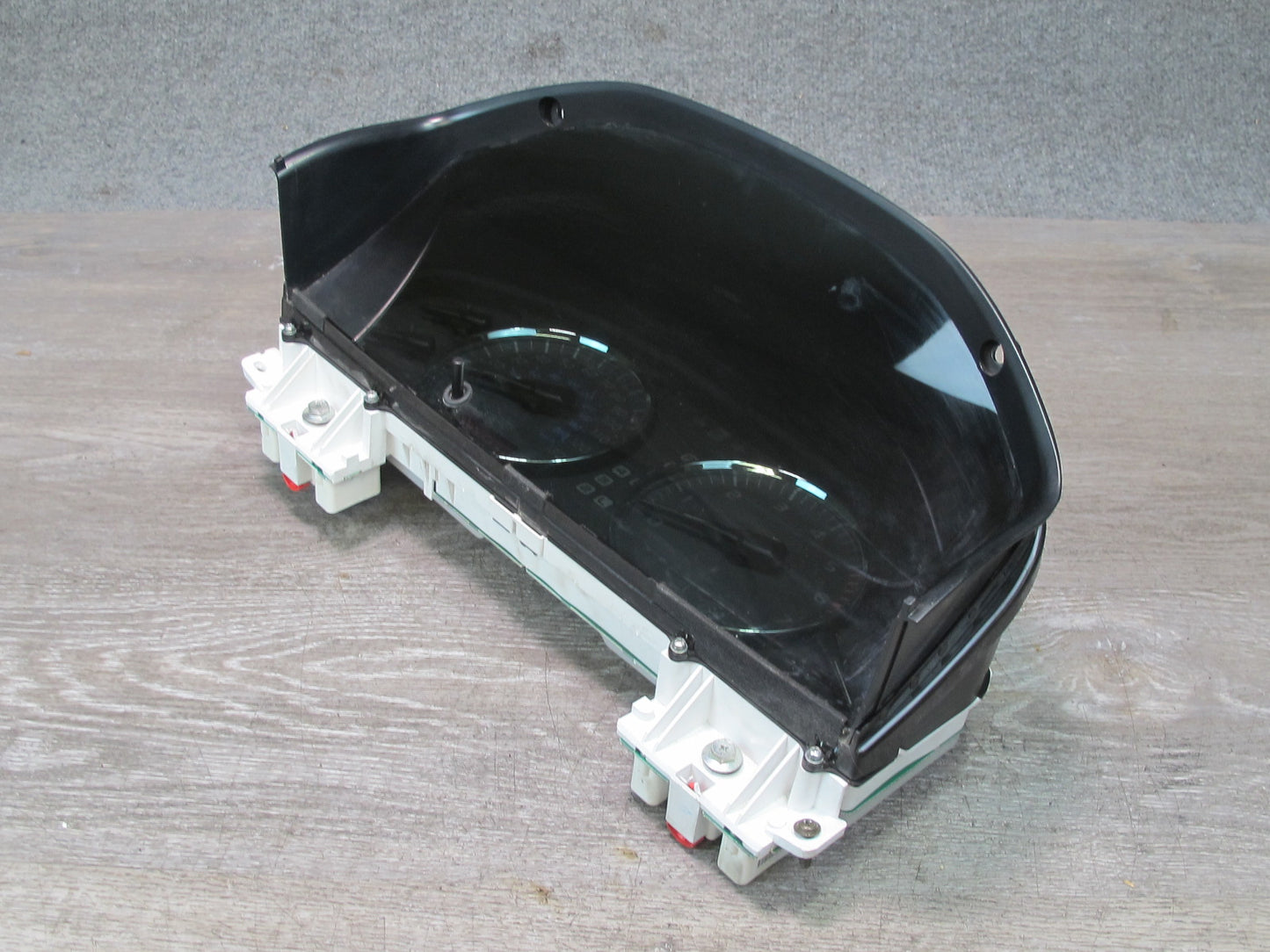 2004-2005 Lexus UZJ100L LX470 Instrument Cluster Gauge Speedometer 83800-6D661