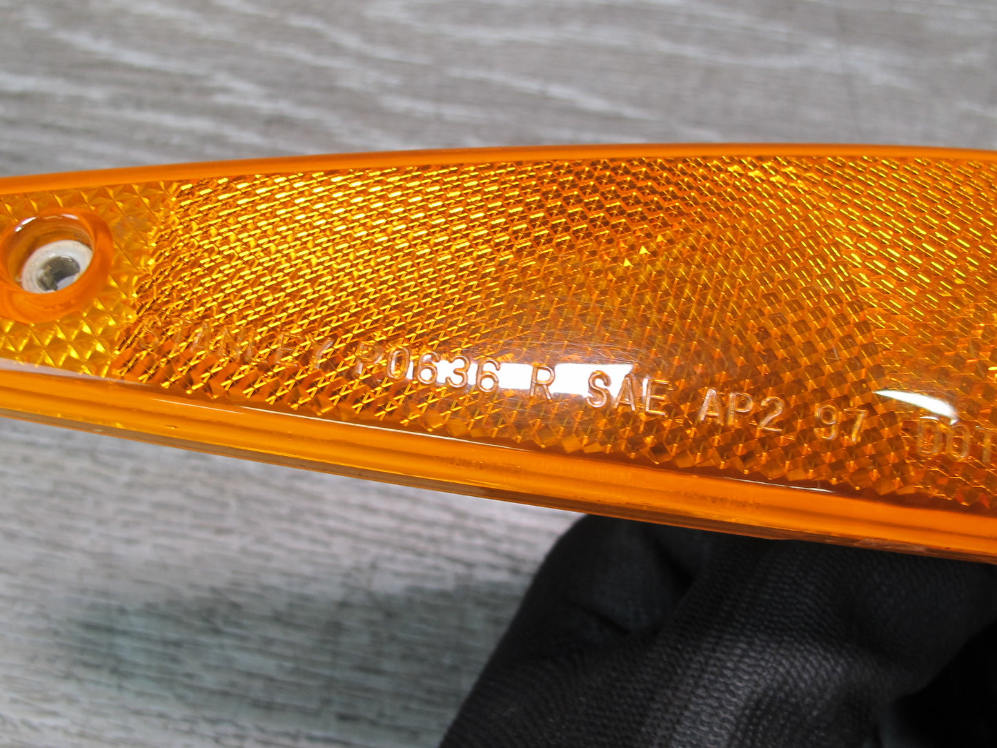 99-01 Isuzu Vehicross Set of 2 Front Left & Right Fender Marker Light Lamp OEM