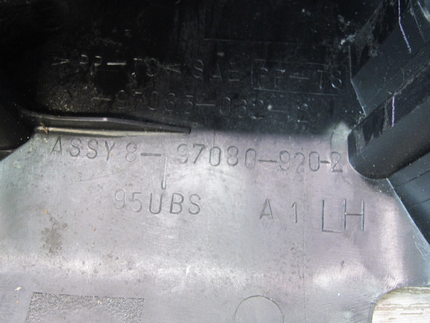 99-01 Isuzu Vehicross Steering Column Upper & Lower Trim Cover Panel OEM