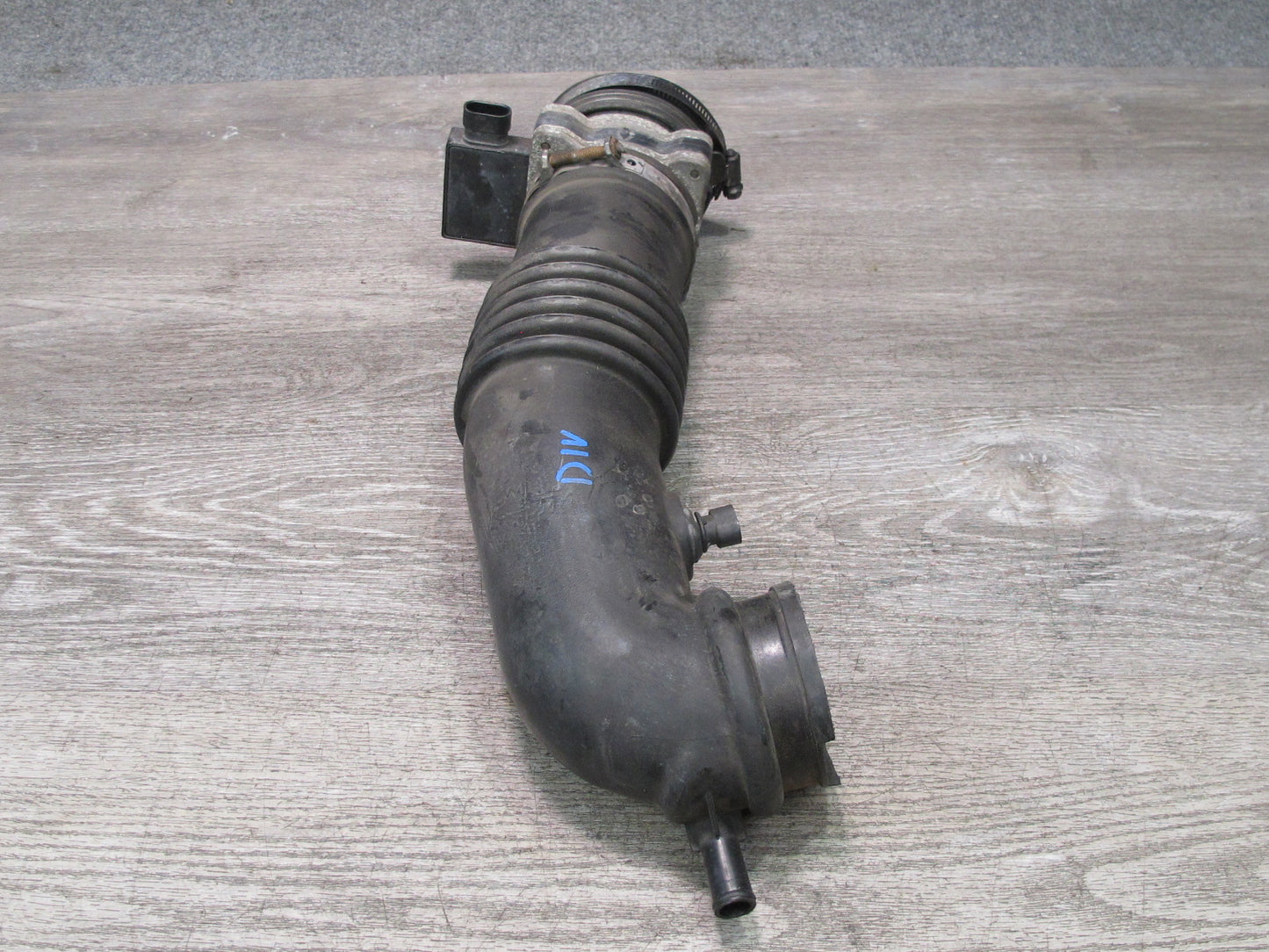 99-01 Isuzu Vehicross Air Intake Duct Pipe w Mass Air Flow Meter MAF Sensor OEM