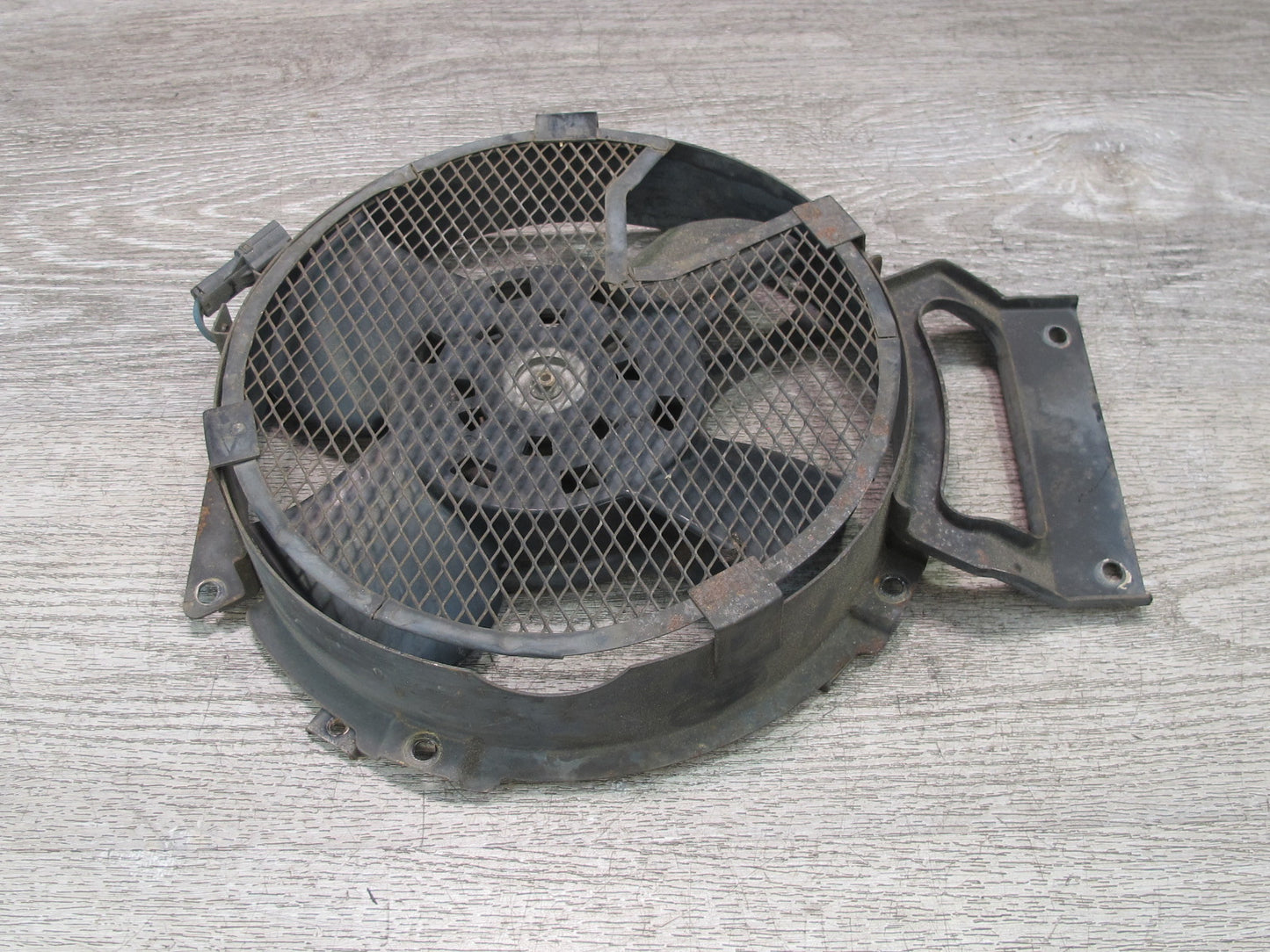 99-01 Isuzu Vehicross A/C Air Condition Condenser Fan Motor & Shroud OEM