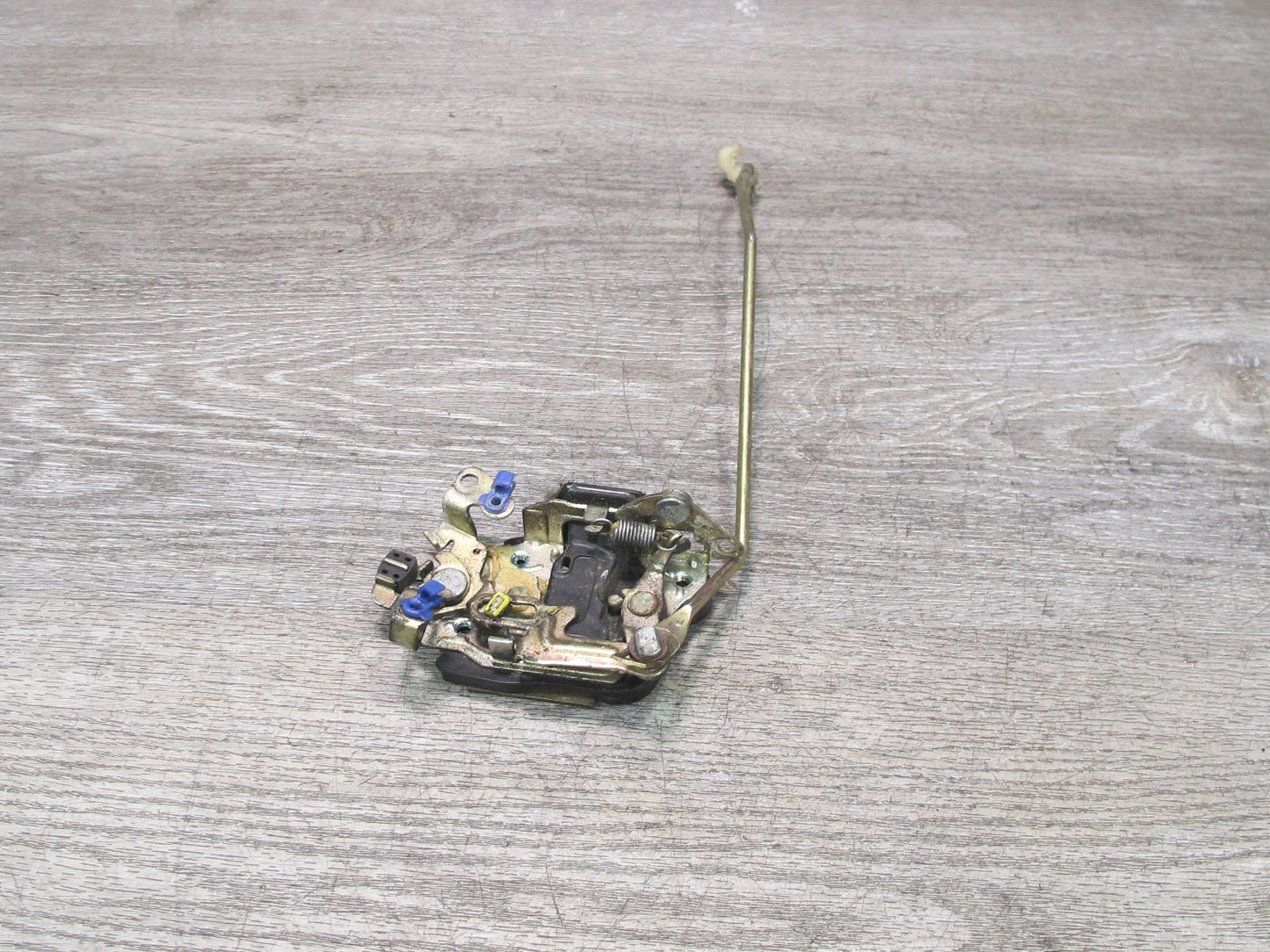 99-01 Isuzu Vehicross Front Left Driver Door Lock Latch OEM