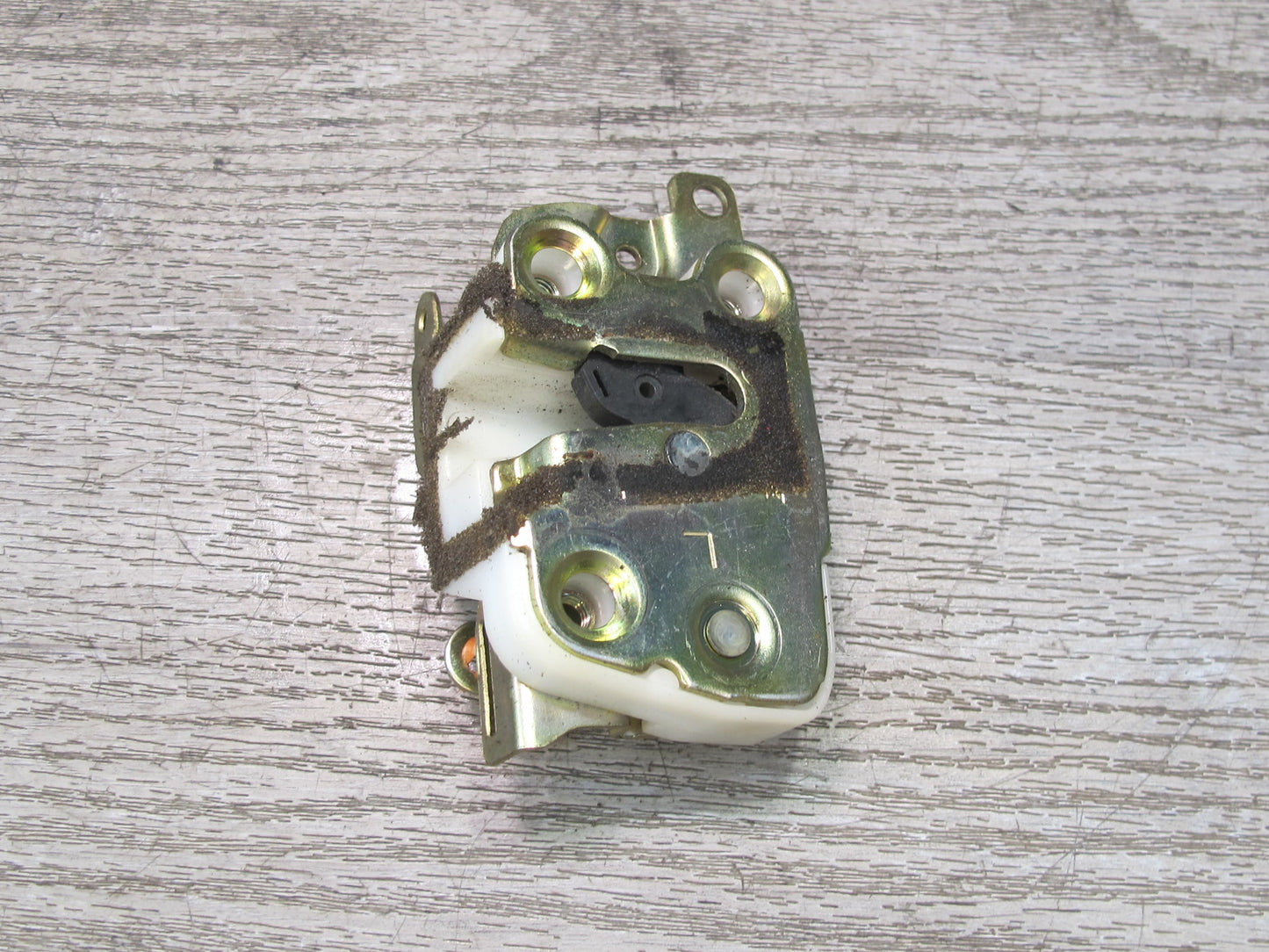 99-01 Isuzu Vehicross Rear Gate Trunk Door Tailgate Lock Latch OEM